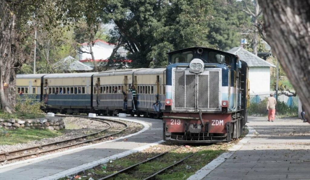 आम लोगों को चेतावनी: दो सप्ताह में शुरू होंगी ट्रेनें