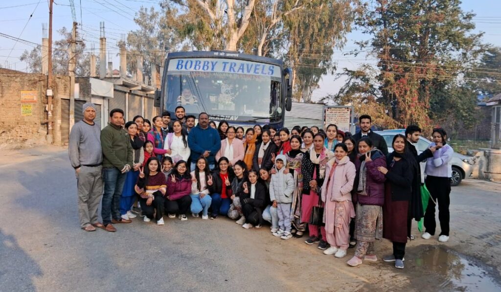 विजय वल्लभ शिक्षण महाविद्यालय नादौन के प्रथम सत्र के विद्यार्थी एक दिवसीय शैक्षणिक भ्रमण पर निकले।