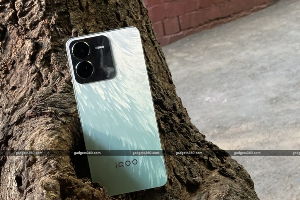 iQoo Z9 Review: A Reliable Mid-Range Phone With Decent Cameras