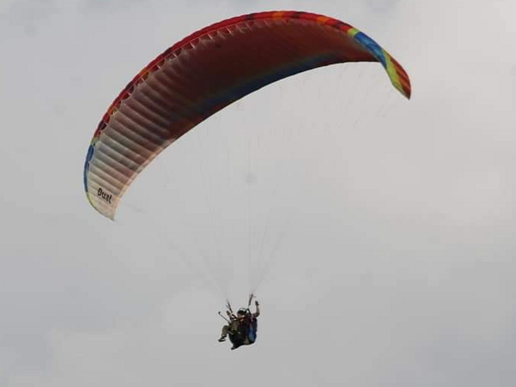 धौलाधार पैराग्लाइडिंग एक्यूरेसी प्री-वर्ल्ड कप शुरू: 13 देशों के 47 पैराग्लाइडर पायलट होंगे पंजीकृत, रात 8 बजे तक चलेगा - धर्मशाला समाचार