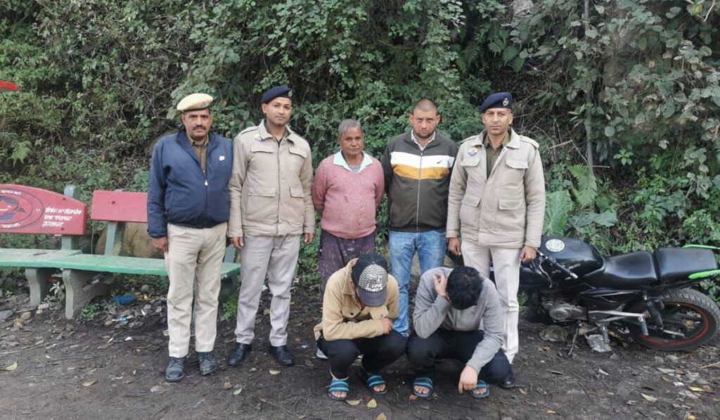 कांगड़ा पुलिस ने दो युवकों को चरस के साथ गिरफ्तार किया है