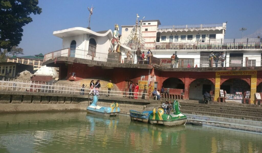 बज्रेश्वरी मंदिर कांगड़ा और चामुंडा मंदिर के ट्रस्ट सदस्यों की अधिसूचना मुख्य आयुक्त मंदिर द्वारा जारी की गई