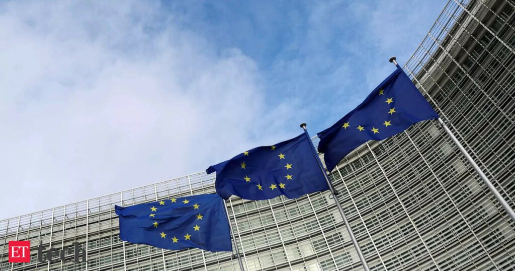 आयोग का कहना है कि पोर्नहब, XVIdeos और स्ट्रिपचैट सख्त यूरोपीय संघ के नियमों के अधीन हैं