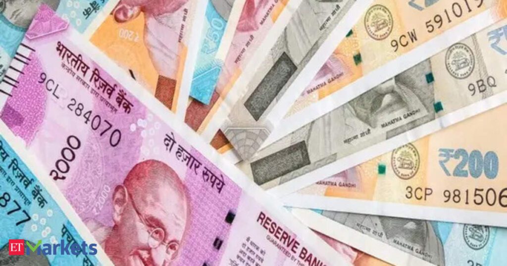 रुपया कमजोर होकर 84.85/$ के नये न्यूनतम स्तर पर पहुंचा