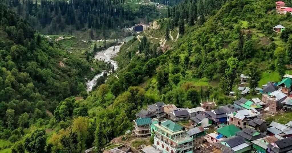 हिमाचल के तोश में घूमने आए थे लड़की समेत चार दोस्त, संदिग्ध परिस्थितियों में युवक की मौत, अब सीबीआई करेगी जांच, HC ने पुलिस को लगाई फटकार